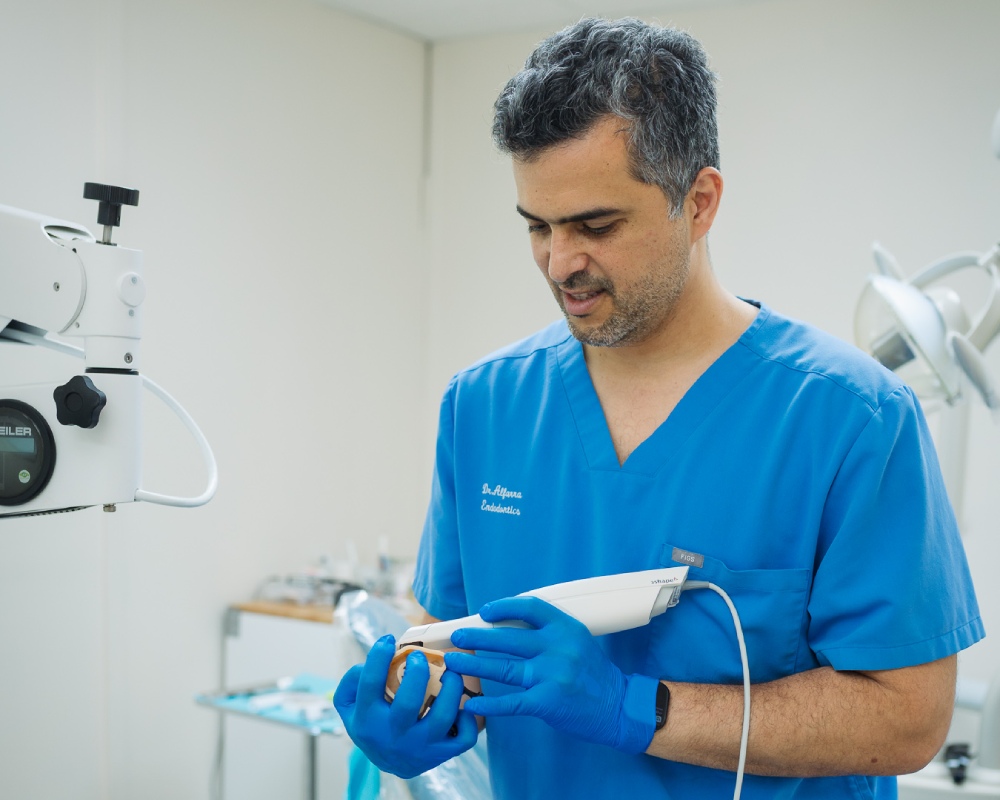 Dentist using advanced tools for fast dental care treatment at 30 minutes dental care